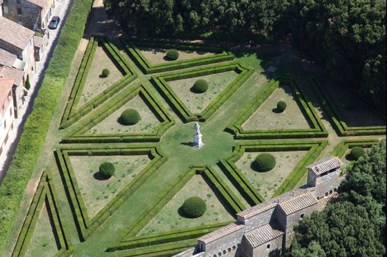 Risultati immagini per foto Horti Leonini